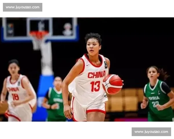 14 岁混血新星李安妮：国少核心的女篮一队梦