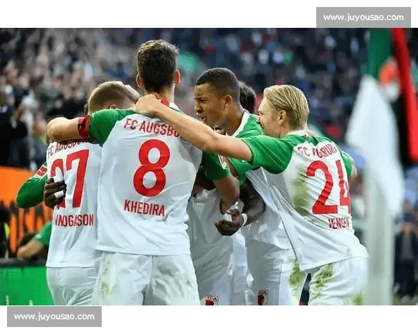 哈德菲尔德对阵雷丁关键一战前瞻双方状态与战术看点解析比赛走势预测